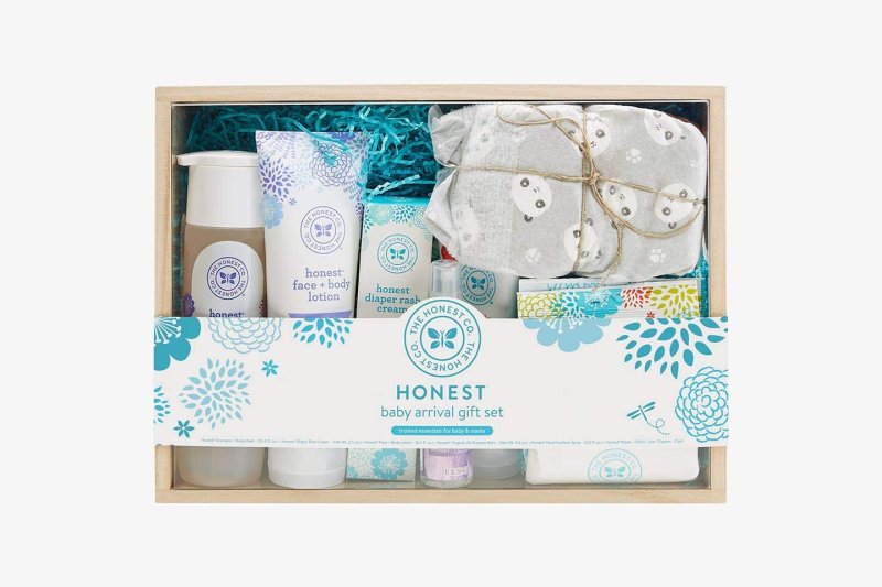 HONEST COMPANY BABY ARRIVAL GIFT SET
