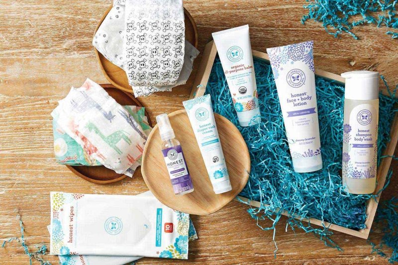 HONEST COMPANY BABY ARRIVAL GIFT SET