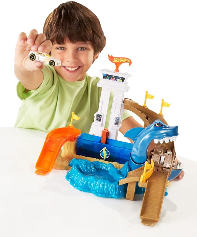 HOT WHEELS COLOR SHIFTERS SHARKPORT SHOWDOWN