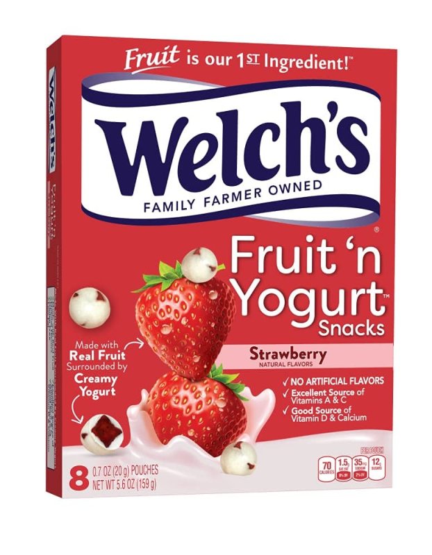 WELCHS FRUIT'N YOGURT STRAWBERRY FRUIT SNACKS - 8 ADET