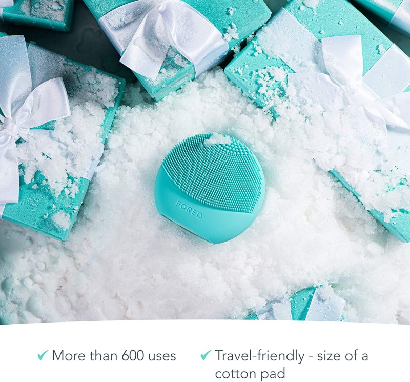 FOREO LUNA PLAY PLUS 2 SILICONE FACIAL CLEANSING BRUSH & FACE EXFOLIATOR