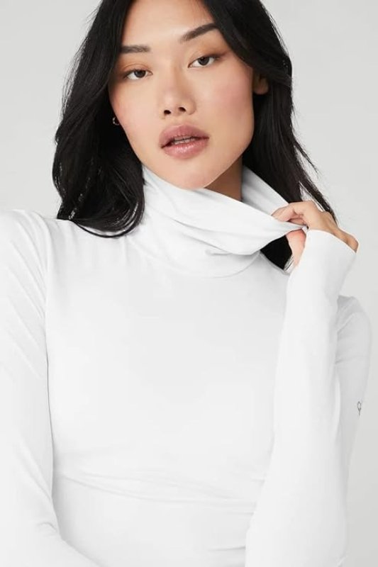 ALO YOGA WOMEN'S ALOSOFT REFINE TURTLENECK T-SHIRT