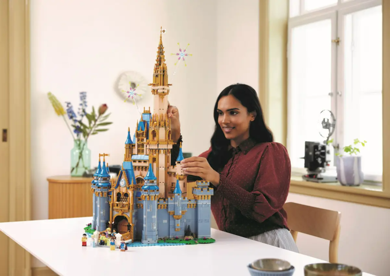 LEGO DISNEY CASTLE