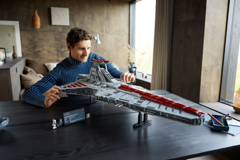 LEGO VENATOR-CLASS REPUBLIC ATTACK CRUISER