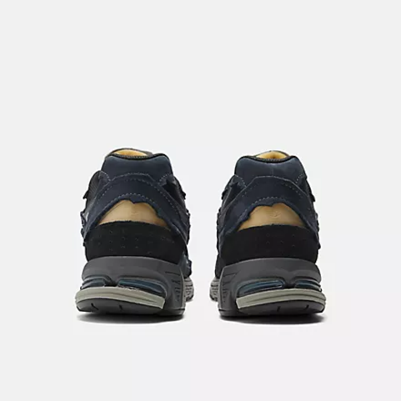 NEW BALANCE UNISEX 2002RD - ECLIPSE WITH MAGNET AND BLACK