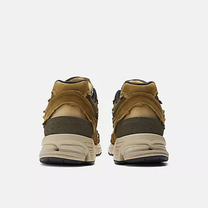 NEW BALANCE UNISEX 2002RD - HIGH DESERT WITH DARK MOSS AND BLACK