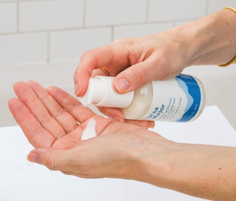 URSA MAJOR MAKING MOVES MILKY CLEANSER