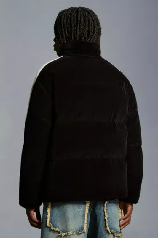 MONCLER RAMSAU SHORT DOWN JACKET - BLACK