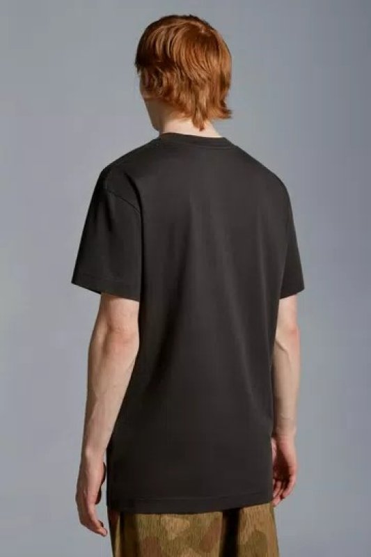 MONCLER LOGO PATCH T-SHIRT - BLACK