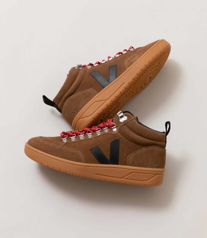 VEJA RORAIMA SUEDE BROWN BLACK NATURAL SOLE