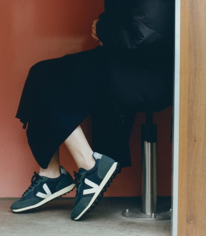 VEJA RIO BRANCO ALVEOMESH BLACK WHITE OXFORD GREY