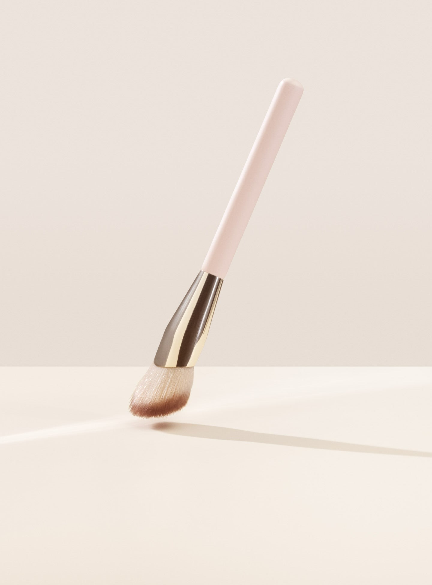 RARE BEAUTY SOFT PINCH BLUSH BRUSH