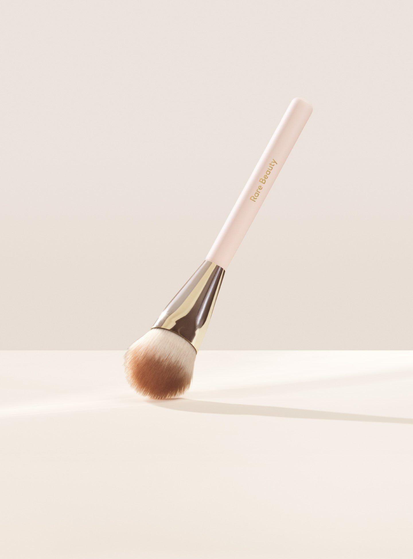 RARE BEAUTY SOFT PINCH BLUSH BRUSH