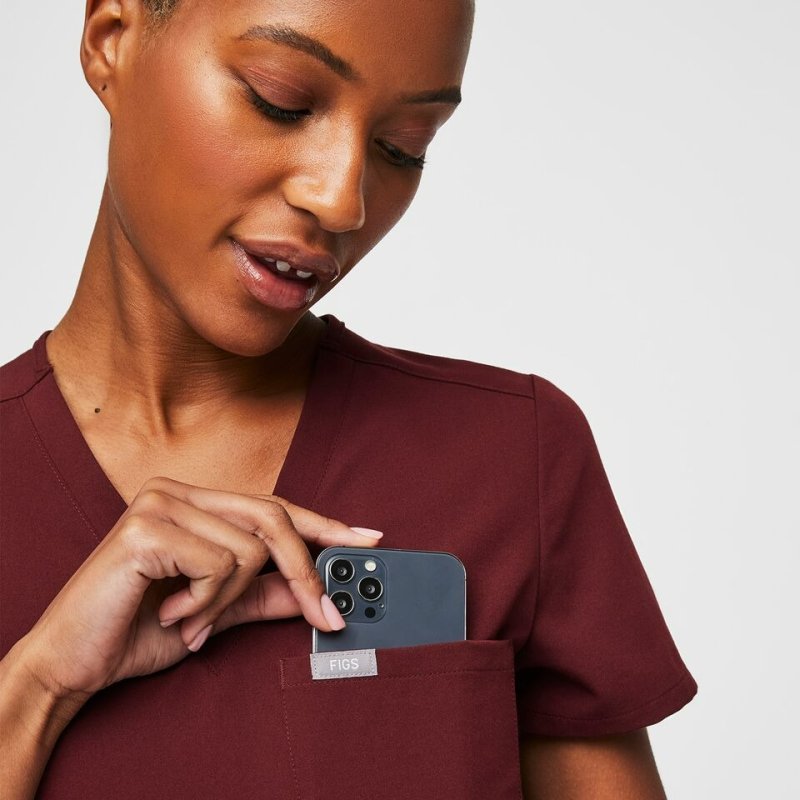 FIGS CATARINA ONE-POCKET SCRUB TOP - BURGUNDY