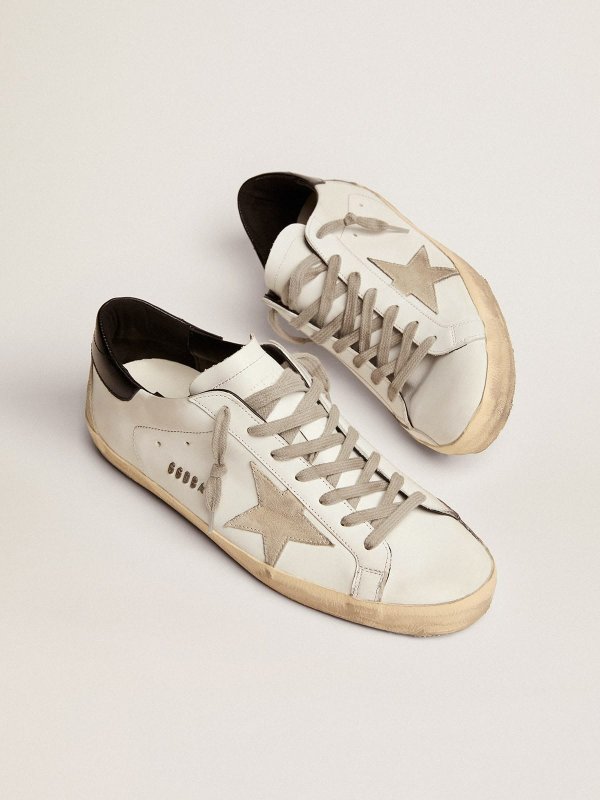 GOLDEN GOOSE MEN'S SUPER-STAR WITH BLACK HEEL TAB AND METAL STUD LETTERING