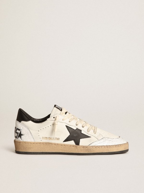 GOLDEN GOOSE MEN'S BALL STAR IN WHITE NAPPA WITH BLACK STAR