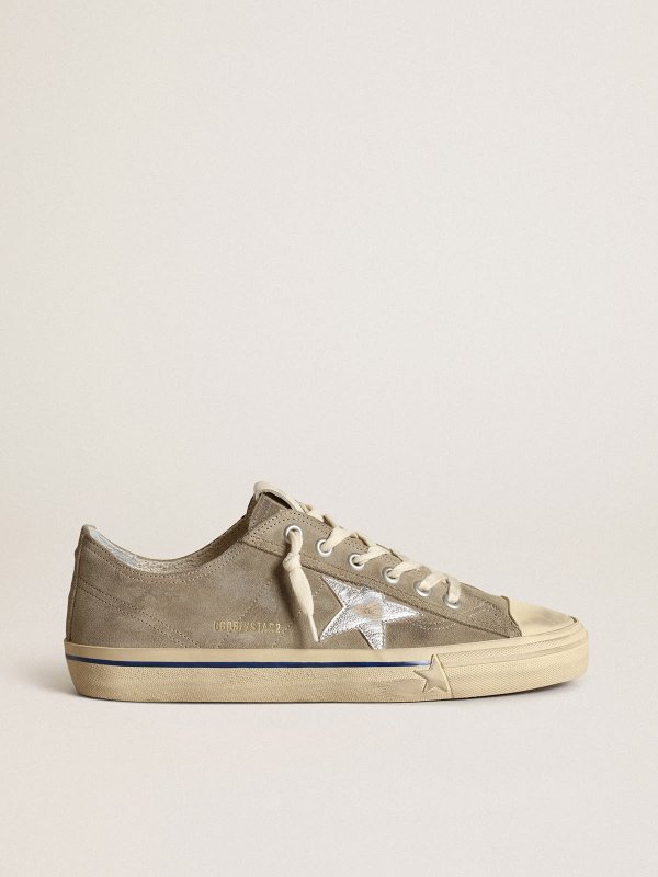 GOLDEN GOOSE MEN’S V-STAR WITH SUEDE UPPER AND SILVER STAR