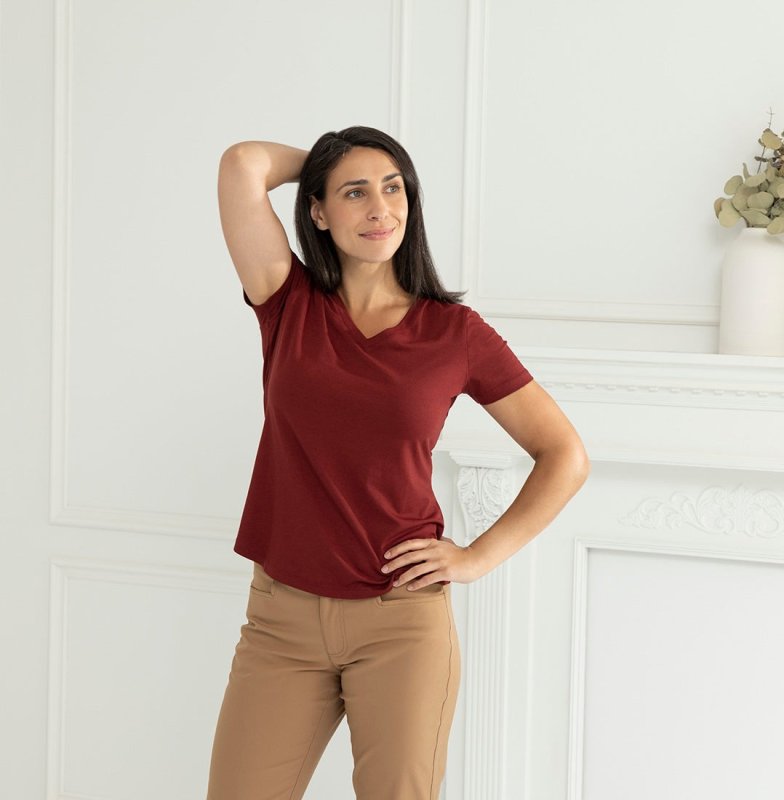 BLUFFWORKS THRESHOLD V-NECK T-SHIRT - DEEP MAROON