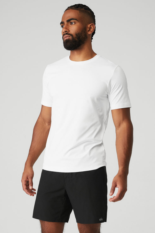ALO YOGA CONQUER REFORM CREWNECK SHORT SLEEVE - WHITE