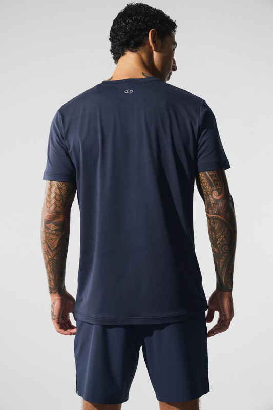 ALO YOGA CONQUER REFORM CREWNECK SHORT SLEEVE - NAVY