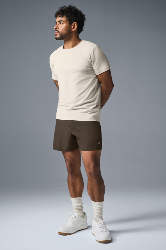 ALO YOGA 7" CIRCUIT SHORT - ESPRESSO