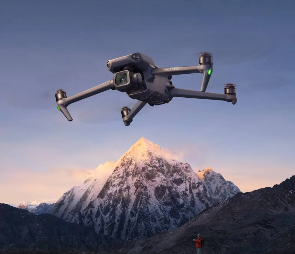 DJI MAVIC 3 CLASSIC W/ DJI RC REMOTE CONTROLLER