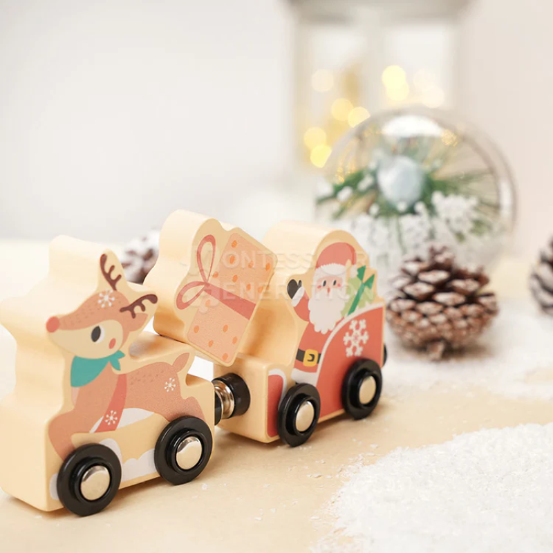 MONTESSORI XMAS DOLLHOUSE