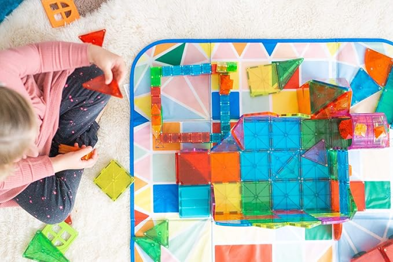 MAGNA-TILES STORAGE BIN & INTERACTIVE PLAY-MAT, THE ORIGINAL MAGNETIC BUILDING BRAND