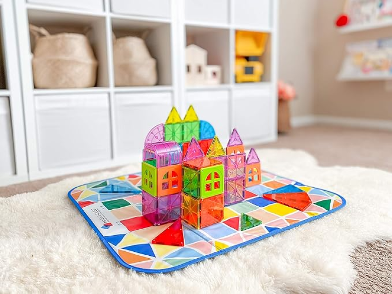 MAGNA-TILES STORAGE BIN & INTERACTIVE PLAY-MAT, THE ORIGINAL MAGNETIC BUILDING BRAND