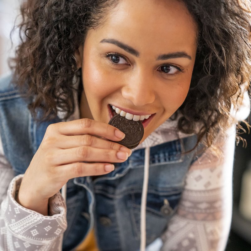OREO CHOCOLATE SANDWICH COOKIES PARTY SIZE