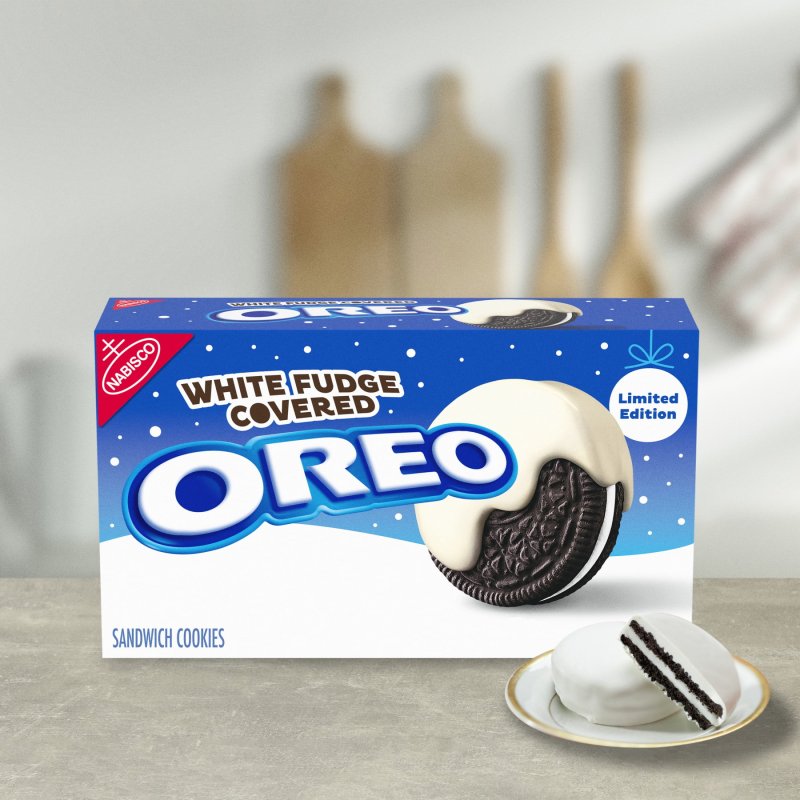 OREO WHITE FUDGE COVERED CHOCOLATE SANDWICH HOLIDAY COOKIES
