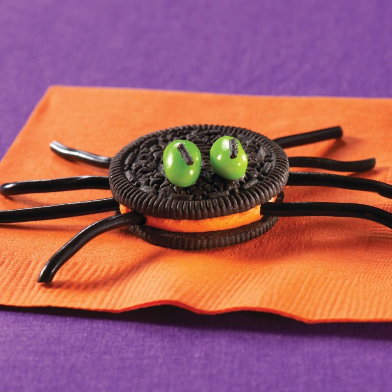 OREO ORANGE CREME CHOCOLATE SANDWICH COOKIES LIMITED EDITION 18.71 OZ HALLOWEEN COOKIES