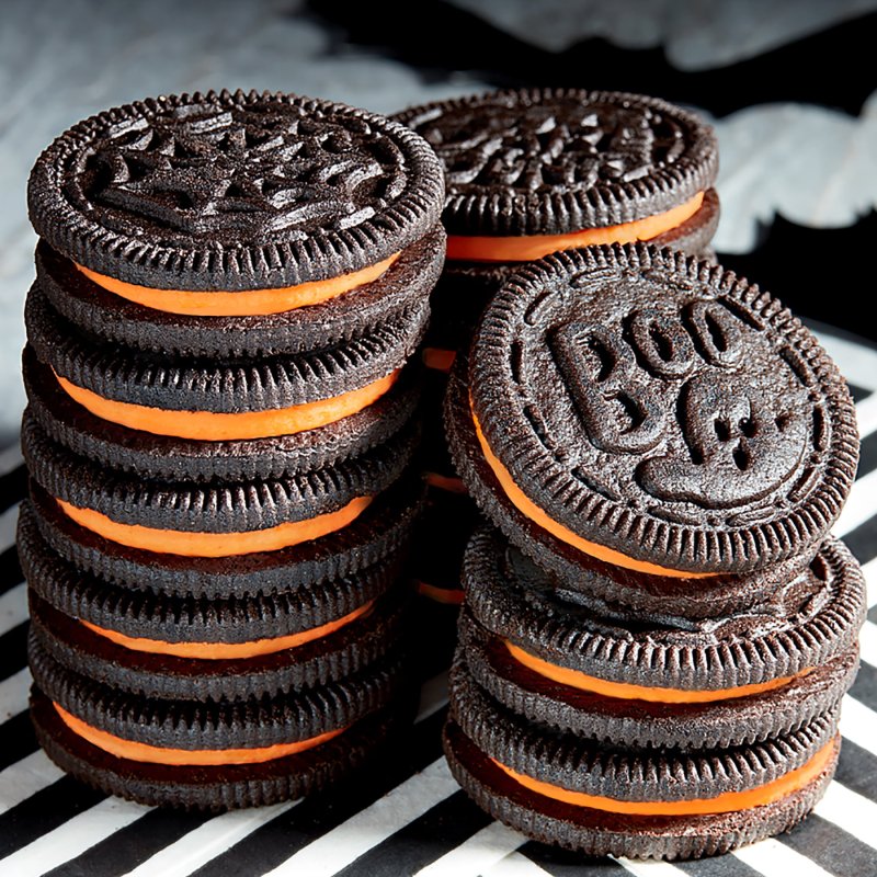 OREO ORANGE CREME CHOCOLATE SANDWICH COOKIES LIMITED EDITION 18.71 OZ HALLOWEEN COOKIES
