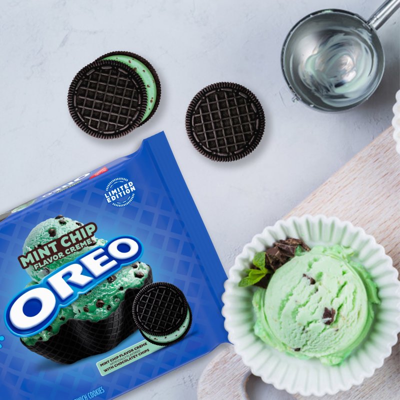 OREO LIMITED EDITION OREO MINT CHIP CHOCOLATE SANDWICH COOKIES
