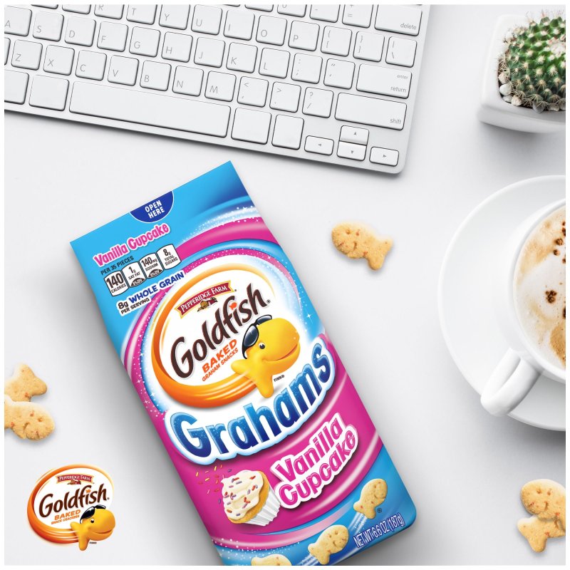 GOLDFISH VANILLA CUPCAKE CRACKERS SNACK 6.6 OZ BAG