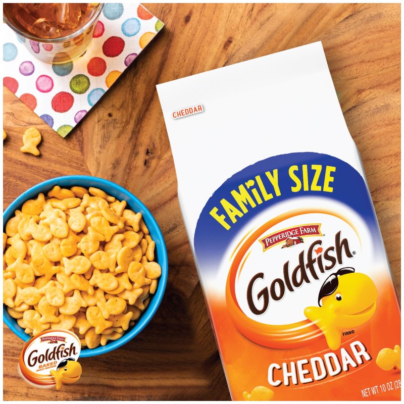 GOLDFISH FAMILY SIZE GOLDFISH CHEDDAR CRACKERS 10 OZ BAG