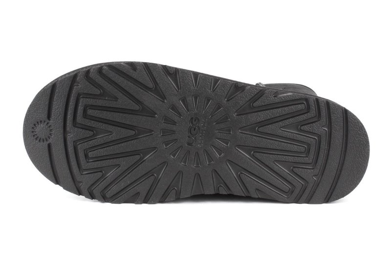 UGG AUSTRALIA KIDS CLASSIC SHORT BOOTS