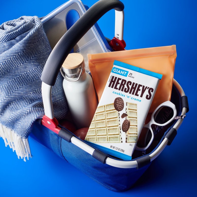 HERSHEYS COOKIES N CREME GIANT CANDY BARS 7.37 OZ 25 PIECES