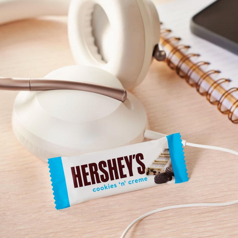 HERSHEYS COOKIES N CREME SNACK SIZE CANDY BARS 045 OZ 12 COUNT