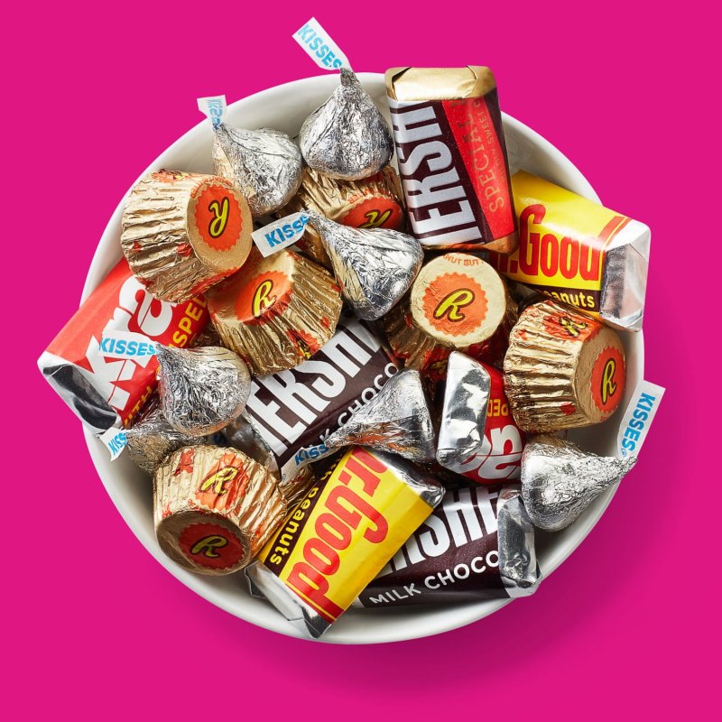 HERSHEY'S AND REESE'S CHOCOLATE CANDY PARTY PACK 35 OZ
