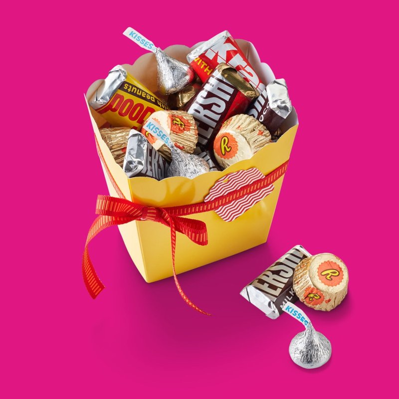 HERSHEY'S AND REESE'S CHOCOLATE CANDY PARTY PACK 35 OZ