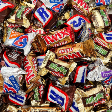 MARS ASSORTED CHOCOLATE MINI BARS MILKY WAY TWIX SNICKERS 3 MUSKETEERS HALLOWEEN VARIETY PACK