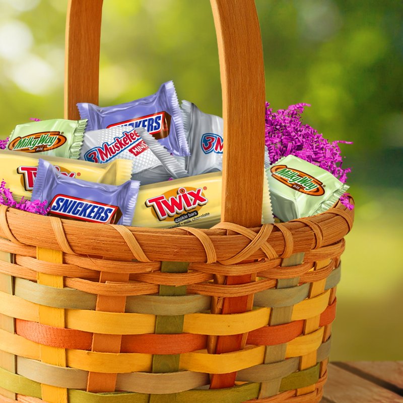 MARS EASTER CHOCOLATE CANDY ASSORTMENT WITH SNICKERS, TWIX, MILKY WAY & 3 MUSKETEERS - 70 PIECES