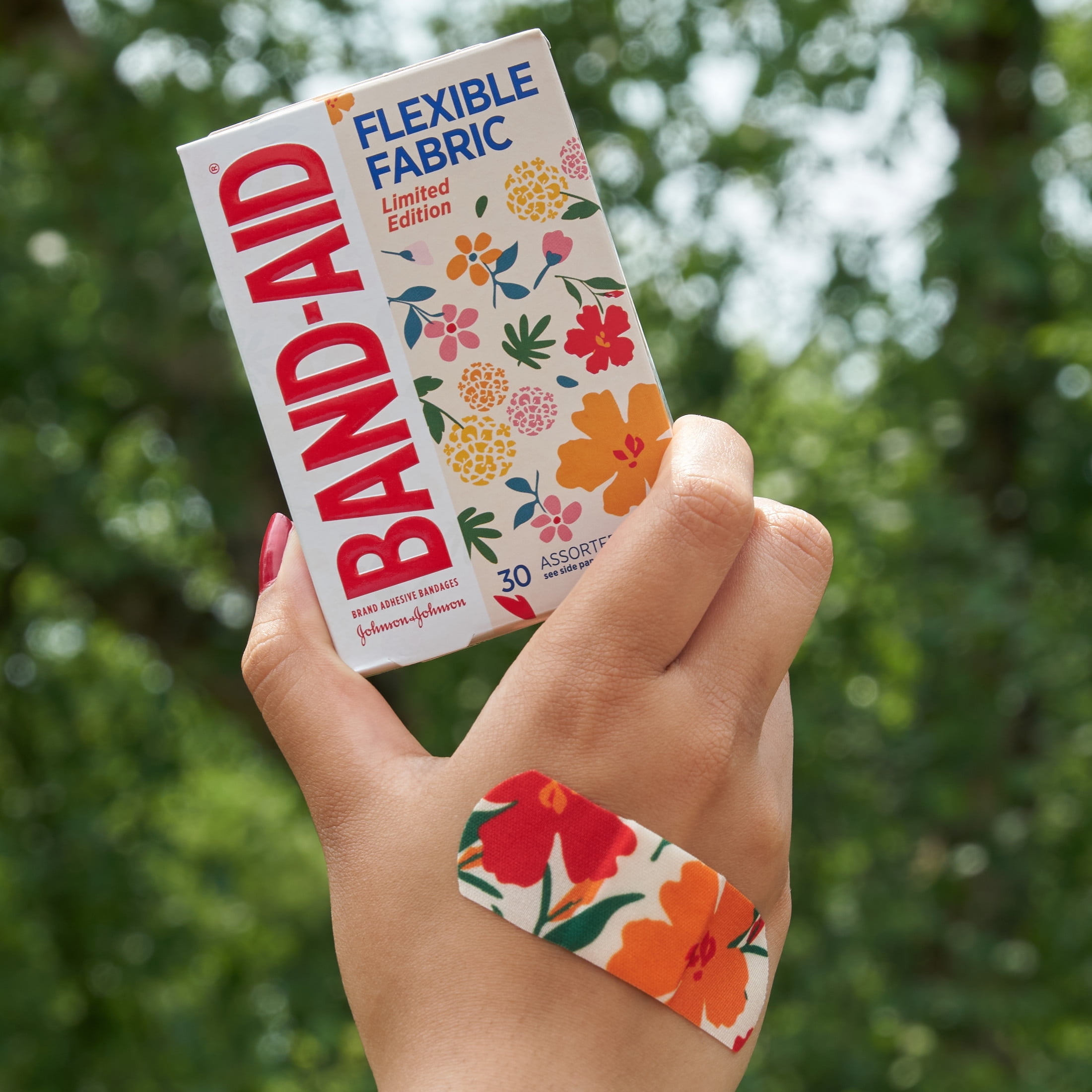 BAND-AID BRAND FLEXIBLE FABRIC WILDFLOWER ASSORTED 30 CT