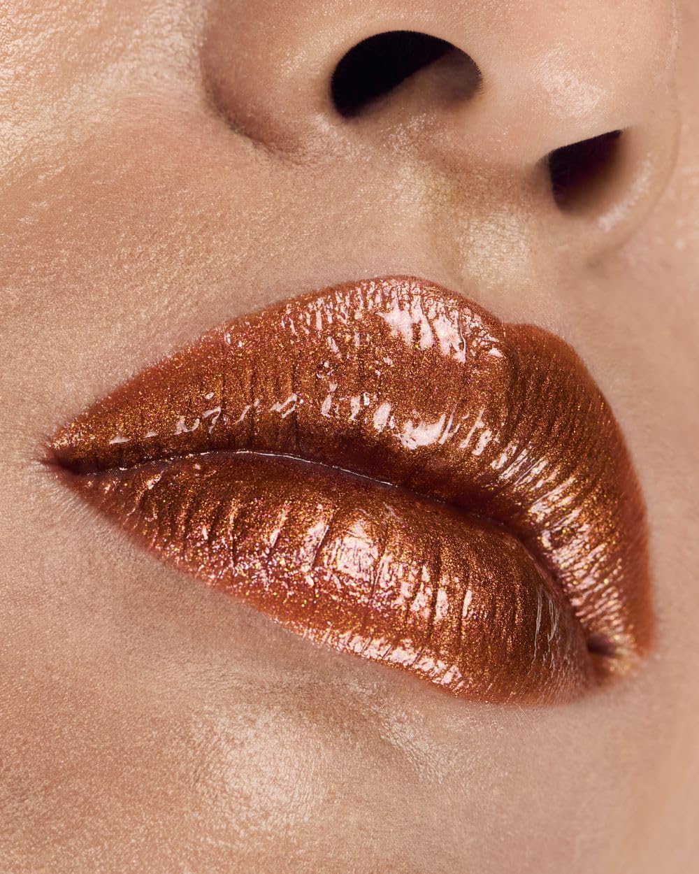 ISAMAYA BEAUTY GOLD MAKEUP FOR A RADIANT LOOK