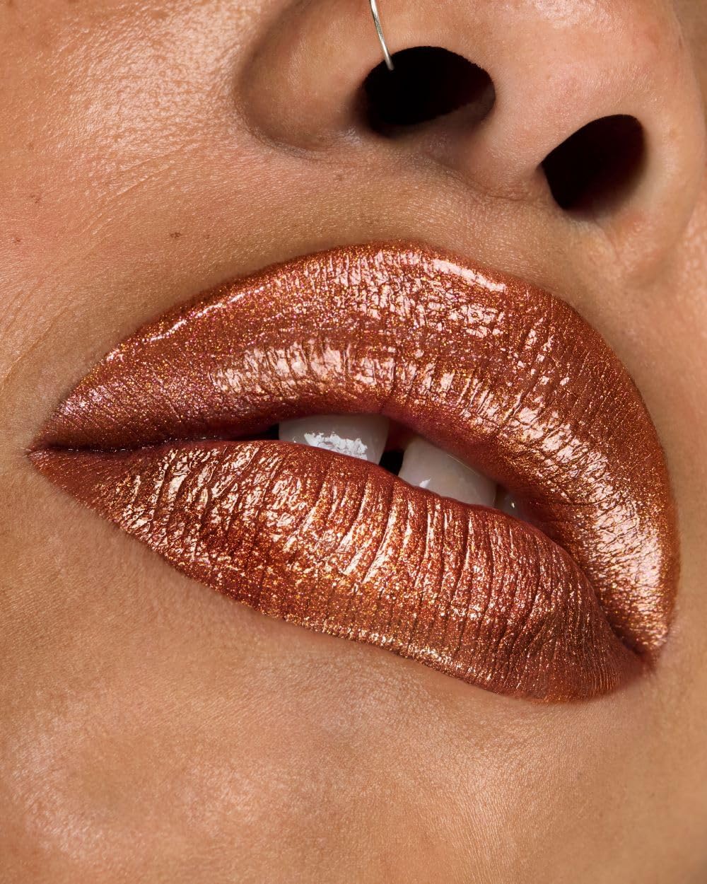 ISAMAYA BEAUTY GOLD MAKEUP FOR A RADIANT LOOK