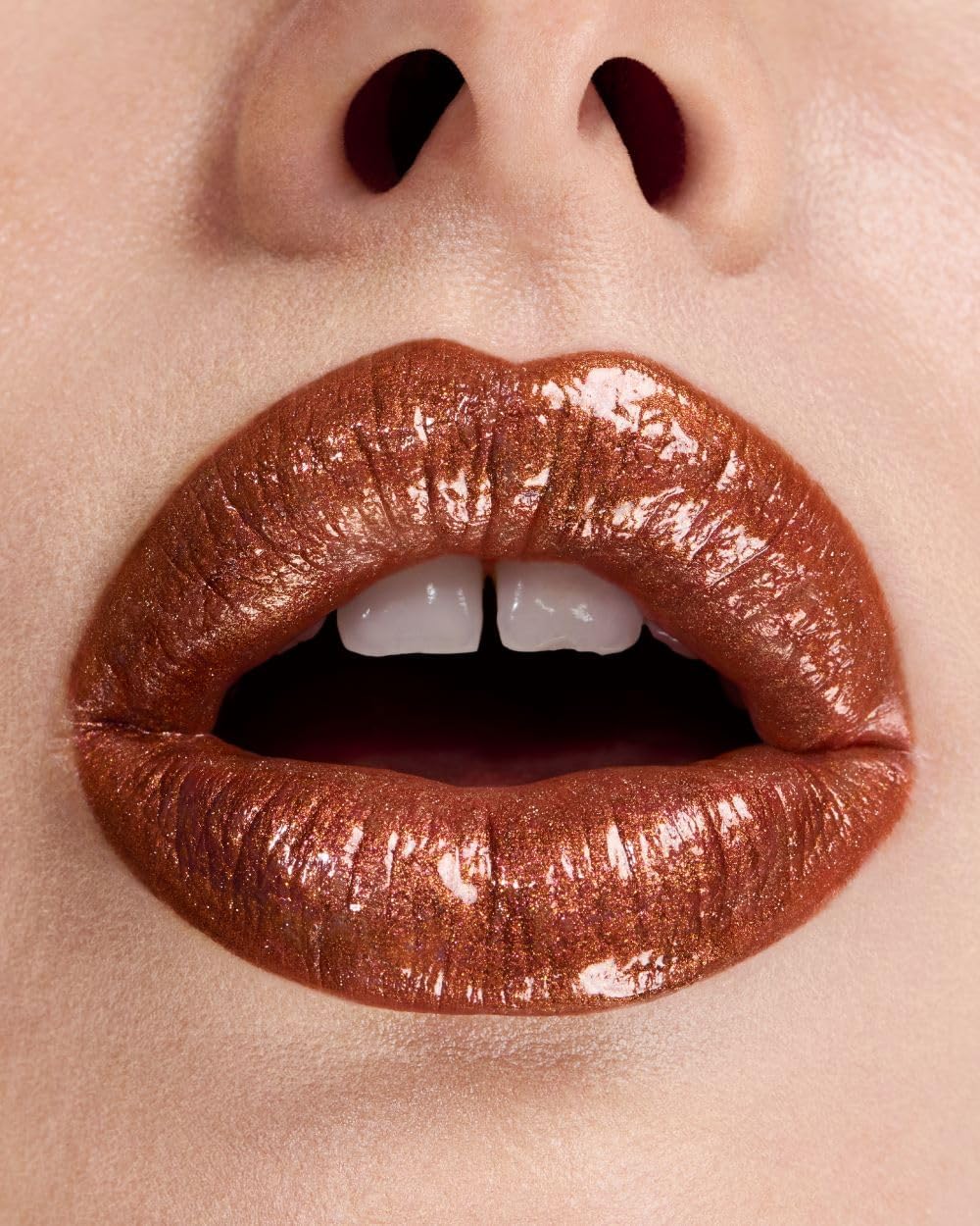 ISAMAYA BEAUTY GOLD MAKEUP FOR A RADIANT LOOK