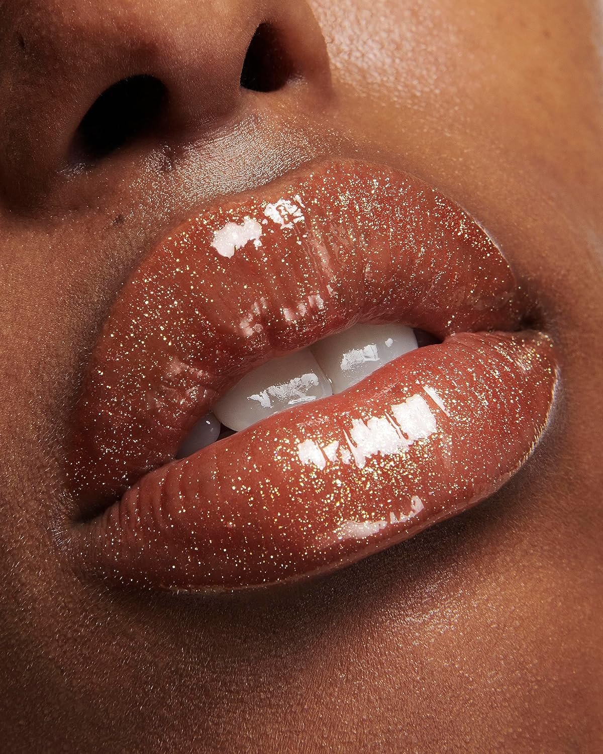 ISMAYA BEAUTY RUST LIPSTICK MAKEUP FOR STYLISH LOOKS