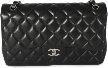 CHANEL PRE-LOVED BLACK QUILTED LAMBSKIN JUMBO CLASSIC DOUBLE FLAP