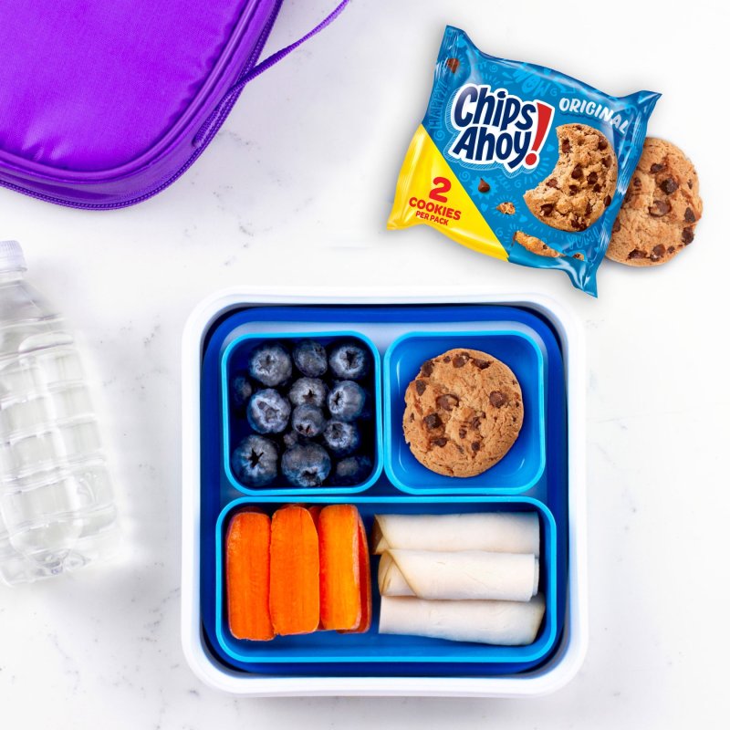 OREO ASSORTED PACK OF OREO, CHIPS AHOY! NUT BUTTER, SOUR PATCH KIDS, AND SWEDISH FISH SNACKS, 40 PACKS